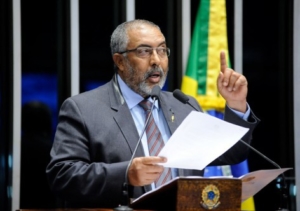 paulo_paim_na_tribuna_do_senado106195